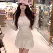 ❤️臺灣發貨 韓系斜肩長袖短洋裝修身顯瘦收腰連身裙 荷葉裙擺甜辣辣妹風斜肩長袖秋季修身褶皺收腰百褶短裙顯瘦純欲辣妹裙子