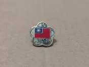 【老徽章 胸章 紀念章】中華民國建國七十年紀念 建國70年 中華民國國旗 梅花造型 (H3167) 