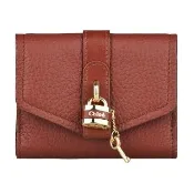 【Chloe’ 蔻依】Chloe ABY金字鑰匙鎖設計LOGO小牛皮7卡釦式短夾(展示品/小/棕褐)