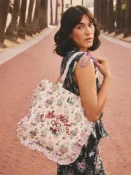 【Cath Kidston】Chihuahua Island 荷葉邊托特包