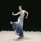 🔥桃園出貨🔥 傣族舞演出服 表演服 練功服 魚尾裙 孔雀舞服 顯瘦 修身 新款傣族舞蹈演出服裝女漸變魚尾裙修身練習半