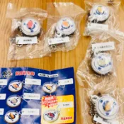 全新藏壽司 鮮度君 特別賞 熟成鮪魚 生鮭魚 玉子燒 北海道大帆立貝 稻荷壽司 吊飾扭蛋 裝飾 掛飾 吊飾