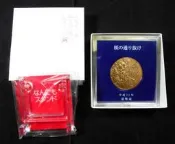 JB046 日本1999年平成11年櫻花大道紀念銅章 鬱金 附原盒、架 直徑55mm 重約95g
