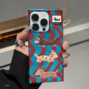 KP🐣【方塊殼】波浪臘腸藍適用蘋果16ProMax/15/14方形網紅iPhone13/12手機殼