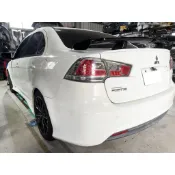 現貨 三菱 grand lancer FRTIS 直上 加厚版 四門車用 鋼琴烤漆黑 飛機尾翼 ABS 平面黏貼式 尾翼