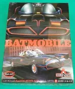 內含兩輛~1/25~1966年版蝙蝠俠~Batmobile蝙蝠車(車殼已上色)