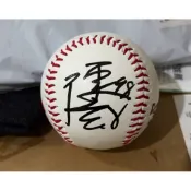 【陳晨威】 樂天桃猿 rakutenmonkeys 親筆簽名球 樂天隊徽Logo紀念球 簽名球 prockey筆簽 漂亮