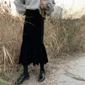 銀聯網日用品生活館 秋裝復古百搭金絲絨中長款魚尾裙女高腰純色不規則半身裙1入