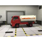 TOMICA NO.83 2001 ISUZU ELF油罐車(螺絲底盤）