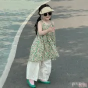 Xx·韓國童裝2025夏季新款田園風碎花吊帶洋裝女童米色寬褲兩件套 V4AE