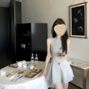 小南* 溫柔系灰色針織傘擺洋裝 無袖小高領