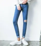 FINDSENSE服飾 FINDSENSE Z1 韓國 時尚 潮 男 水洗 天藍色 單膝蓋破洞 修身小腳褲 九分褲 休閒長褲 學生牛仔褲