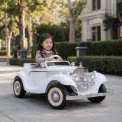 (店+)【聰明媽咪】賓士 復古老爺車親子款兒童電動車 (YSA200｜四驅兒童電動車｜兒童汽車｜電動玩具車｜原廠授權)