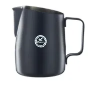 (店+)【Tiamo】Tiamo 1431B 斜口拉花杯450cc尖口-黑色(HC7107BK)