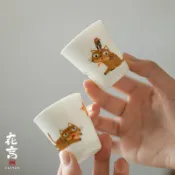 迷你酒杯 創意小酒杯 酒杯 在言文創可愛小貓咪陶瓷茶杯白瓷羊脂玉功夫茶具客杯主人杯聞香杯