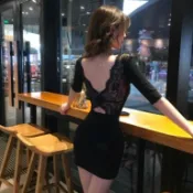 法式聚會派對性感黑色洋裝女裝顯瘦露背蝴蝶蕾絲拼接圓領短袖包臀緊身洋裝