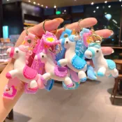 【新款】卡通獨角獸吊飾 娃娃機鑰匙扣批發 可愛鑰匙圈 機車矽膠鑰匙鏈 時尚背包掛飾 3D軟膠情侶公仔禮物