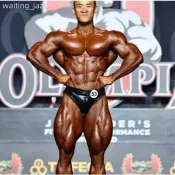 【台灣發貨】免運& IFBB新款古典健美比賽褲黑色亮面賽褲彈性奧賽有光澤三角褲寬邊