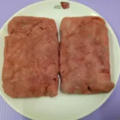 現貨供應中，生鮮羊肉泥14斤28小包，羊油四送一，一份，羊肉條一包。