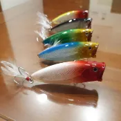 （I Fish）【PP10】8公分19克超遠投浮水路亞波趴高配重好拋打扁路亞環內雷射塗裝魚虎飛扁牛港竹梭海鱸爛槽