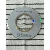 二手瑕疵CD 宇多田 光 Utada Hikaru單曲小片 First Love正版CD EMI唱片 發行年份1999年