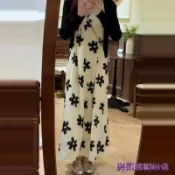 Xx·2026夏季新款黑色碎花吊帶長裙子抽褶收腰顯瘦大擺洋裝女裝 KDAX