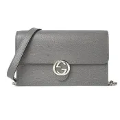 【GUCCI 古馳】615523 經典雙G金屬LOGO荔枝紋牛皮鏈帶扣式斜背包(全新福利品-灰色)