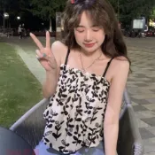 【ohi】甜辣妹短版背心 小可愛 小清新碎花吊帶背心女 內搭夏季抹胸設計感吊帶背心 上衣外穿(GVHD86)