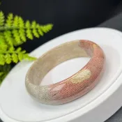 精品 珊瑚玉手鐲 57MM 冰潤多彩骨骼鳳尾紋 菊花玉手環 簡約優雅