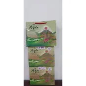 2026年春季〔金質獎〕梅山農會比賽茶。阿里山高山茶。烏龍茶組。1盒150gx2罐裝。含提袋。伴手禮。含提袋。愛茶人