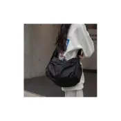 (店+)琦琦甄選日系百搭斜挎包女大容量包包上班通勤包休閒健身包運動騎行餃子包