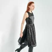 【iROO】光澤亮片晚禮服洋裝