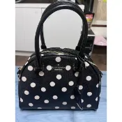 Kate spade 黑底白點防刮皮革手提肩背貝殼包