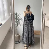 Anna S ANNAS 正韓 便宜款 單品實拍 變形蟲 長洋裝 細肩帶 渡假風洋裝 長裙 圖騰 海邊穿搭 性感 海灘裙 韓國 特價