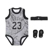【NIKE 耐吉】包屁衣 Jordan 灰 黑 無袖 純棉 襪子 頭帶 嬰兒 小童 小朋友 三件組 禮盒 JD2433029NB-002