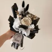 白黑玫瑰永生花束 情人節花束 生日花束 男友花束 中性個性花束