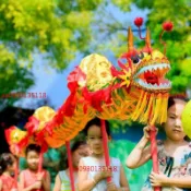 兒童舞龍表演道具 幼兒舞龍 舞龍燈 小學生舞龍頭 舞龍舞獅 節慶活動 傳統文化 才藝表演 學校運動會 開幕式 廟會 元宵