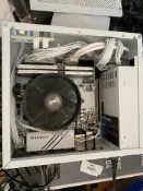 三和電腦配件店 「ITX便攜小主機」高效能R5 5600G核顯 精粵B550iGAMING WIFI主板 金百達DDR4 16G 致態256G M.2固態硬碟 1U 400W電源 京特方G100機箱