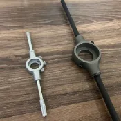 鋼製 1吋 2吋 25MM 50MM 丸駒板手 螺絲模扳手 螺絲攻板手 台灣製 50徑 2“ 1“ 25徑 攻牙板手
