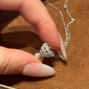 【台灣出貨】羽毛球項鍊女 🕸️鎖骨項鏈 輕奢小衆氣質甜美吊墜鎖骨鏈 送女友禮物  簡約項鍊  法式項鍊 氣質鎖骨鍊