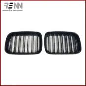 適用於【BMW 3系4門版E36 E46 92-96款 99-01款】雙線亮黑中網水箱罩改裝