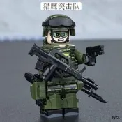 中國軍事積木人仔陸軍獵鷹突擊隊特種兵警察兵人模型兒童拼裝玩 具