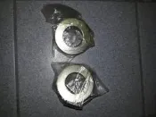 不玩了，免運費 ESCAPE TRIBUTE  前避震器軸承  前煞車金屬來令片