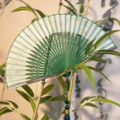臺灣出貨📦複古風折疊送禮品折扇子漢服夏季便攜帶女扇淺綠色跳舞旂袍手工扇