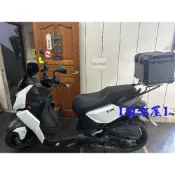 (店+)((新北新莊箱架屋))  宏佳騰 STR 後架 STR300 漢堡架 箱架 貨架 後箱架 後行李箱架 + 途者 快拆 鋁箱 36L 黑 附不鏽鋼底板