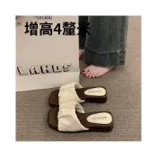 (店+)羊皮版 ~ 拖鞋女夏外穿2026新款褶皺方頭露趾沙灘厚底一字涼拖鞋