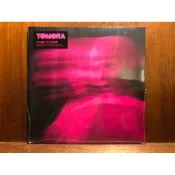 ［ 沐耳 ] 挪威 Aurora + 化學兄弟 Tom 共組電音團體 Tomora首張專輯Come Closer黑膠唱片