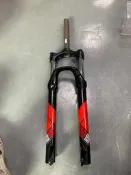 全新速聯RockShox xc30 tk油簧前叉26寸輪徑快拆碟剎前叉26寸輪組，行程100MM，肩控鎖死、帶龜兔