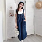 (店+)【FEE BABY】復古排釦水洗流蘇牛仔吊帶裙 口袋金屬釦牛仔丹寧吊帶長洋裝 連身裙 細肩帶洋裝 牛仔裙 無袖洋裝 深藍色 淺藍色