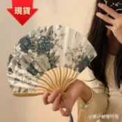 全館下殺4折起🔥中國風水墨畵折疊小扇子夏天古風古裝漢服隨身攜帶貝殻折扇新中式 小黃の解懮